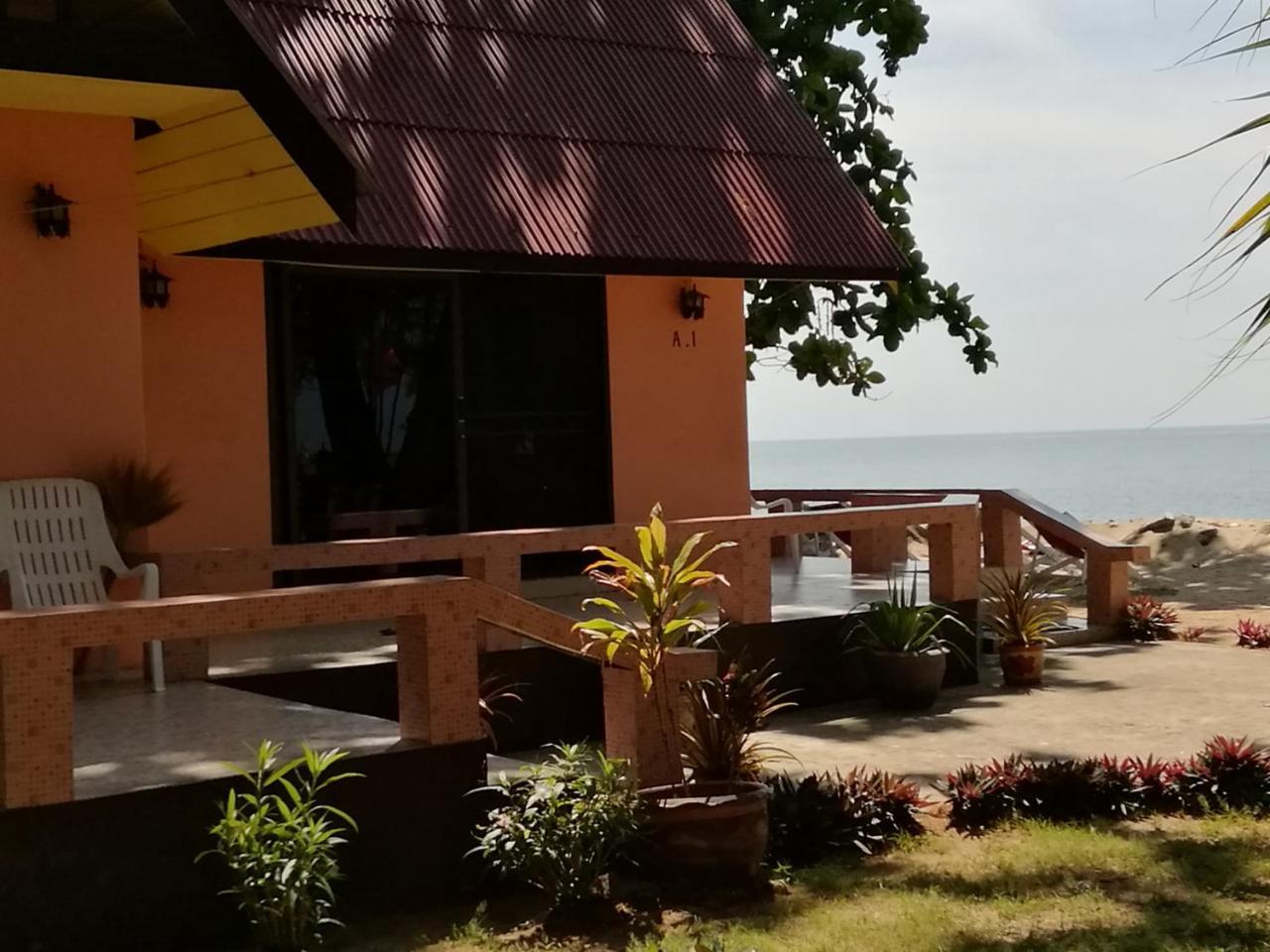 Andaman Beach Resort Кох-Юм Экстерьер фото