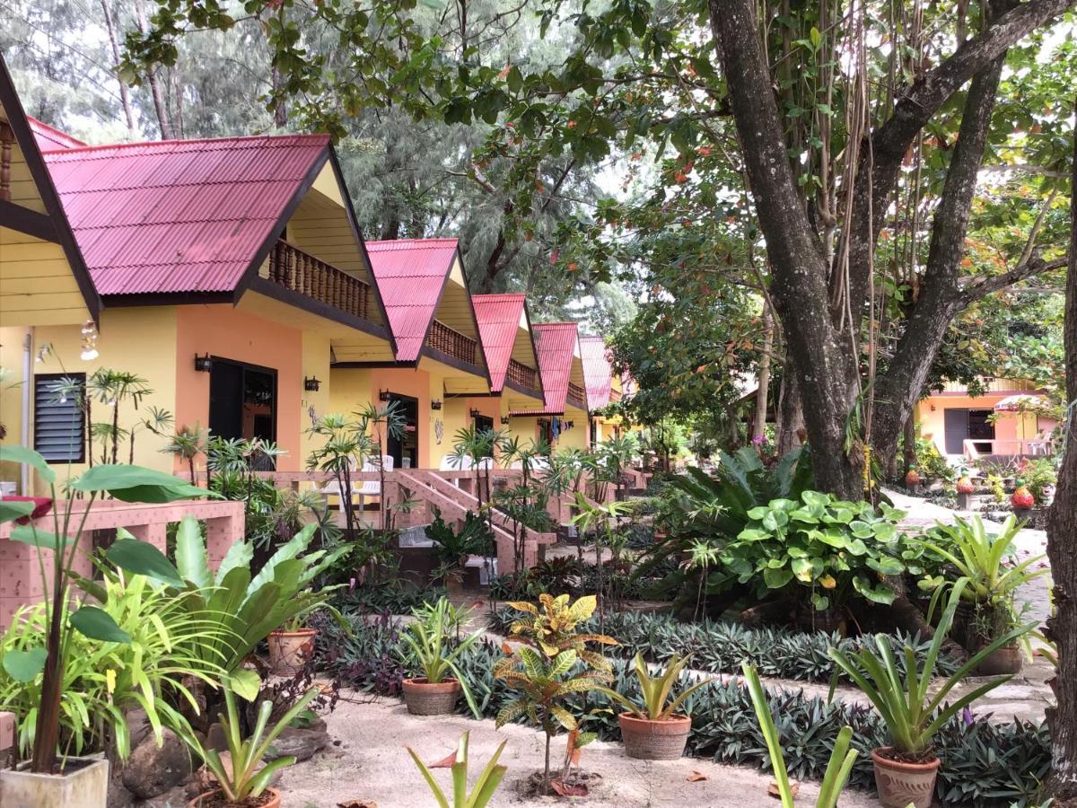 Andaman Beach Resort Кох-Юм Экстерьер фото