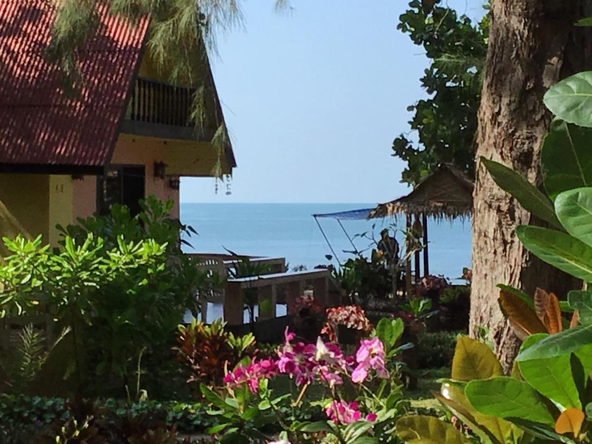 Andaman Beach Resort Кох-Юм Экстерьер фото